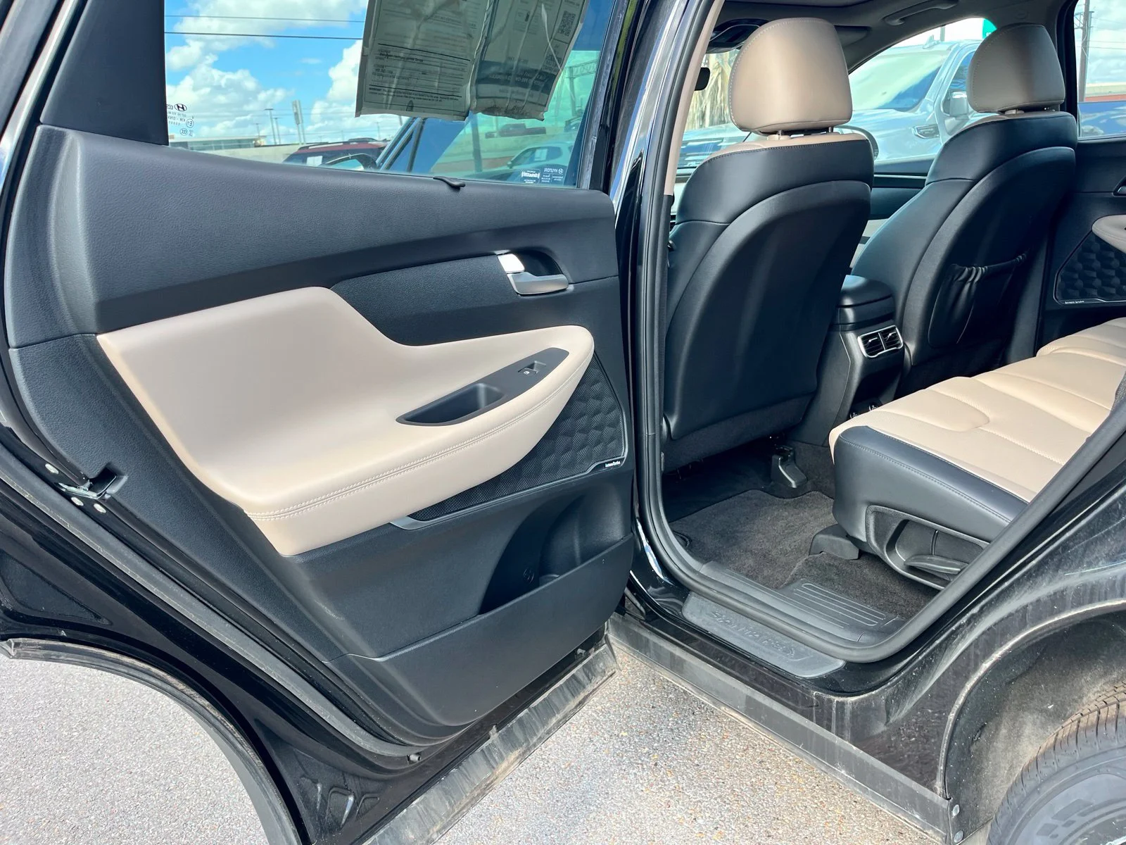 Used 2023 Black Hyundai SEL image 18