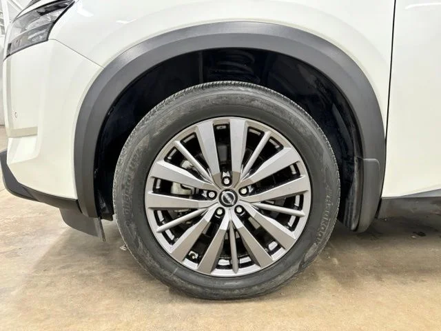 Used 2024 White Nissan SL image 10