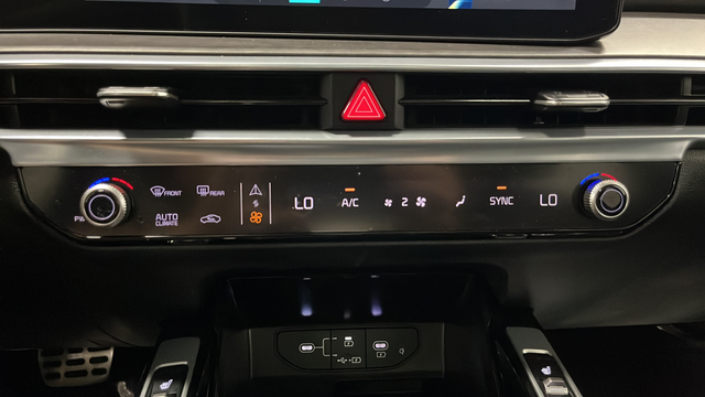 Used 2024 Black Kia X-Line SX image 18