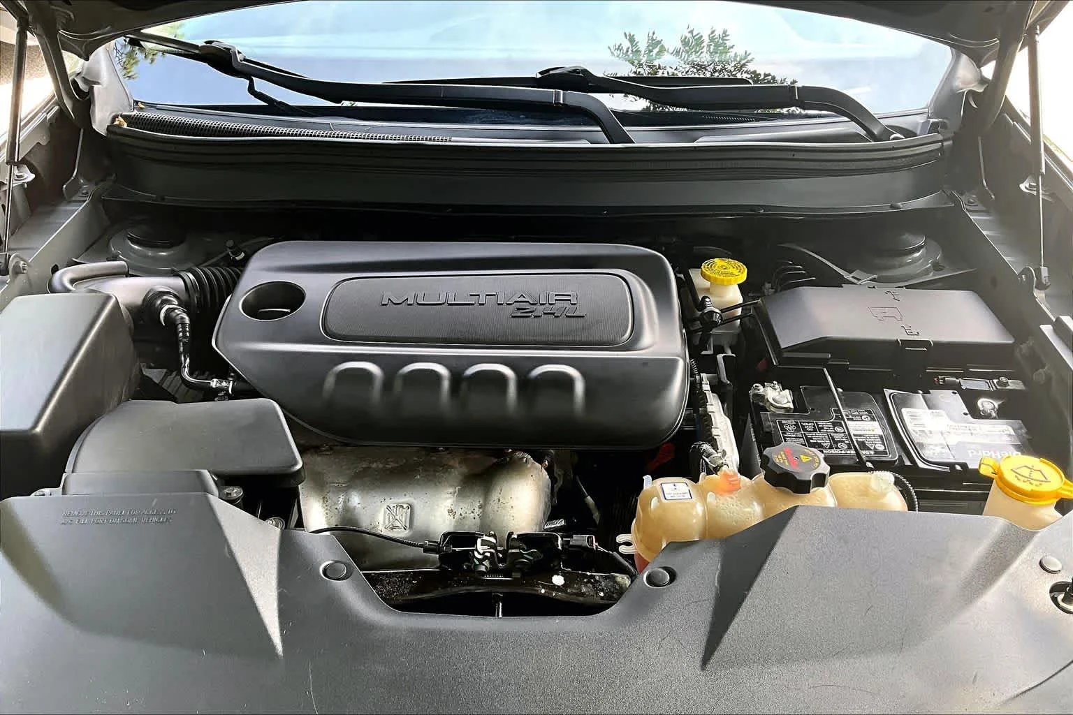 Used 2019 Sting-Gray Clearcoat Jeep Latitude Plus image 28