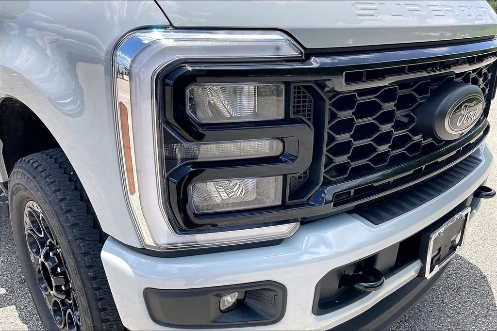 New 2026 Ford Super Duty F-250 Lariat 4D Crew Cab