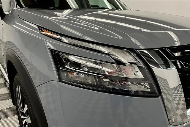Used 2025 Boulder Gray Pearl Nissan Platinum image 36