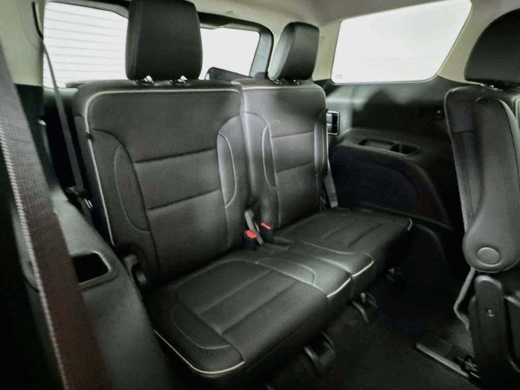 Used 2023 Silver GMC Denali image 35