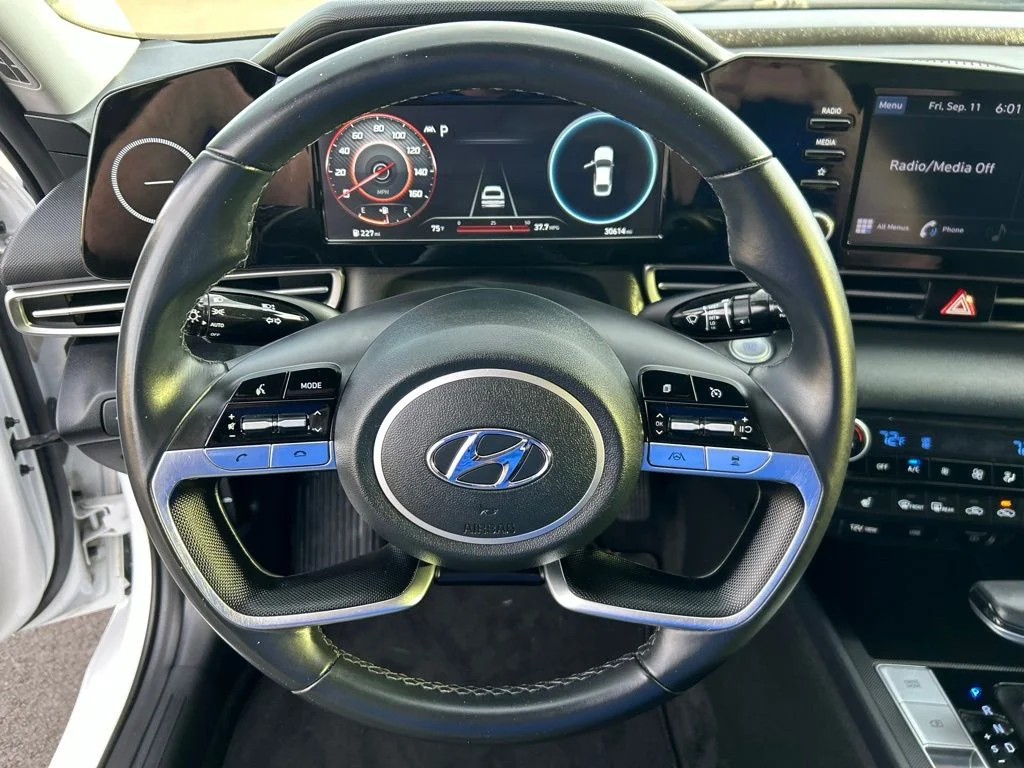 Used 2022 Gray Hyundai SEL image 19