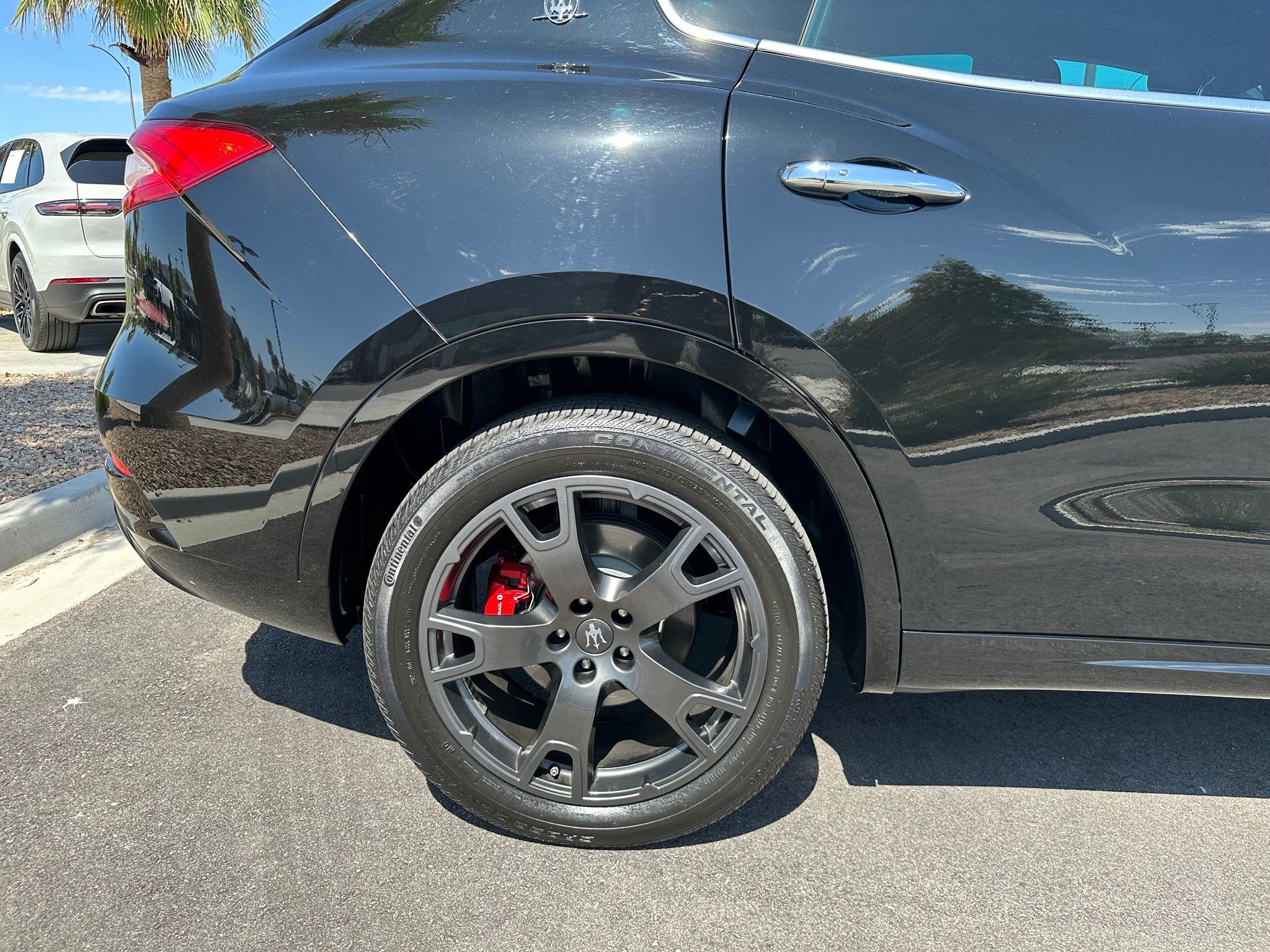 Used 2019 Nero Maserati Base image 11