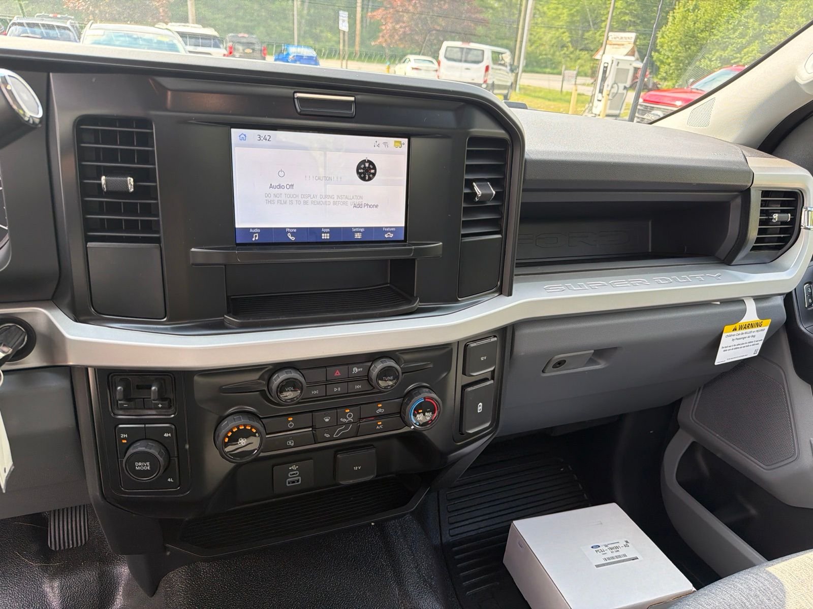 New 2026 Oxford White Ford F-550® XL image 19