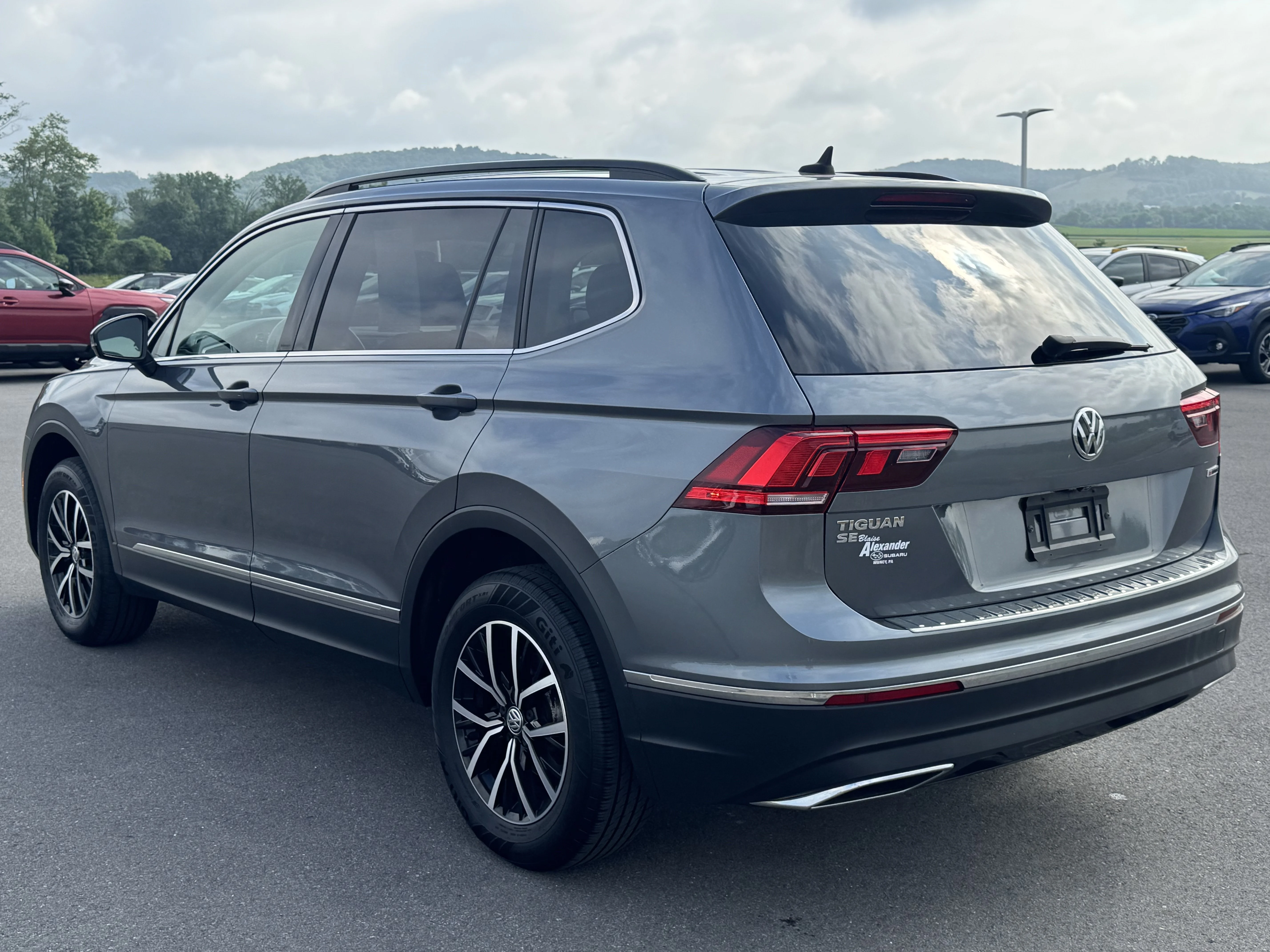Used 2021 Platinum Gray Metallic Volkswagen SE image 6