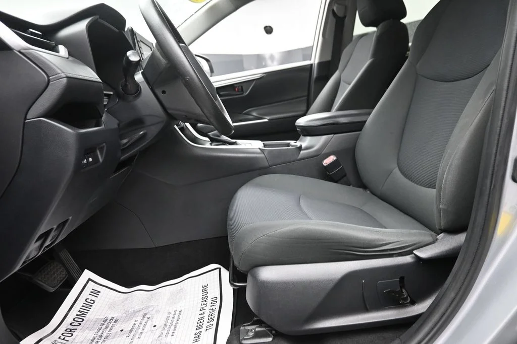 Used 2020 Silver Toyota LE image 16