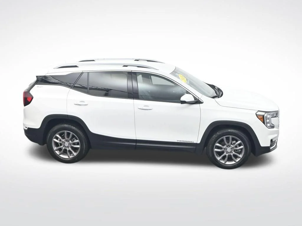 Certified Used 2024 Summit White GMC SLT image 27