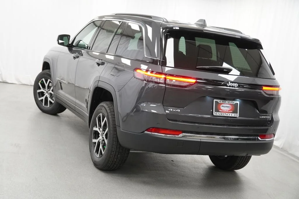 Used 2025 Gray Jeep Limited image 15
