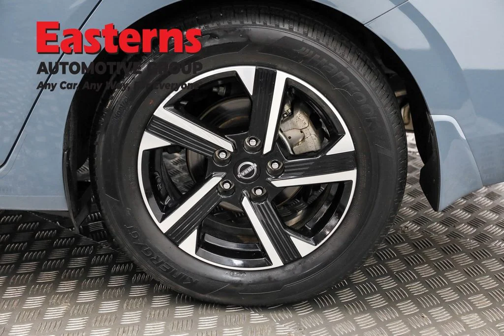Used 2024 Gray Nissan SV image 32