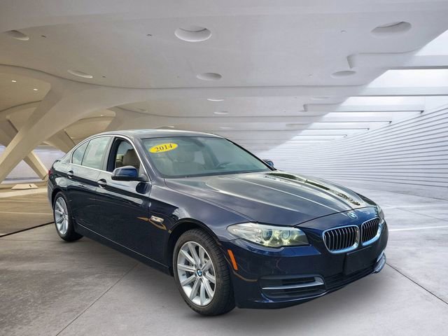 2014 BMW 5 Series 535i xDrive Sedan's photo