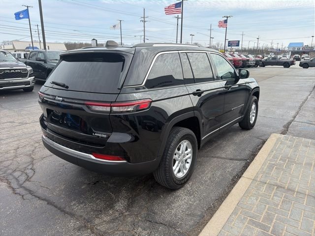 Used 2023 Black Jeep Laredo image 6