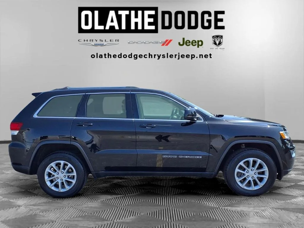 Certified Used 2021 Black Jeep Laredo X image 27