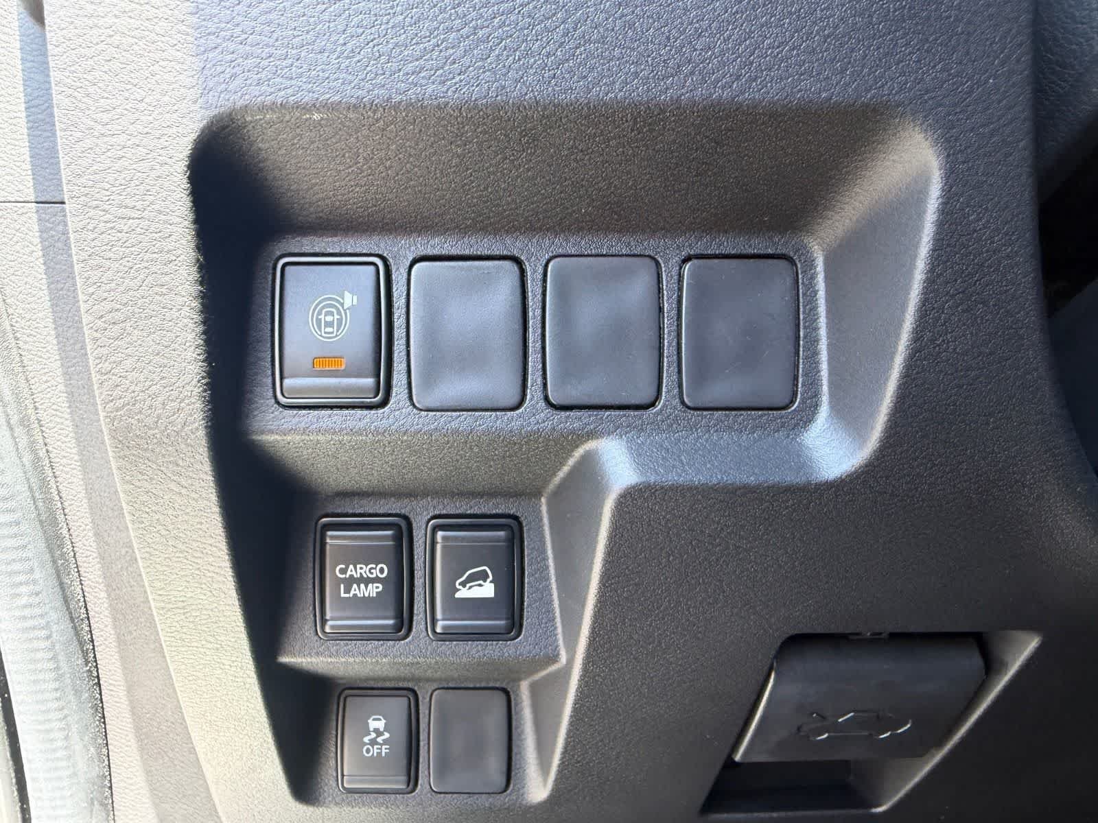New 2026 Glacier White Nissan Crew Cab S image 16