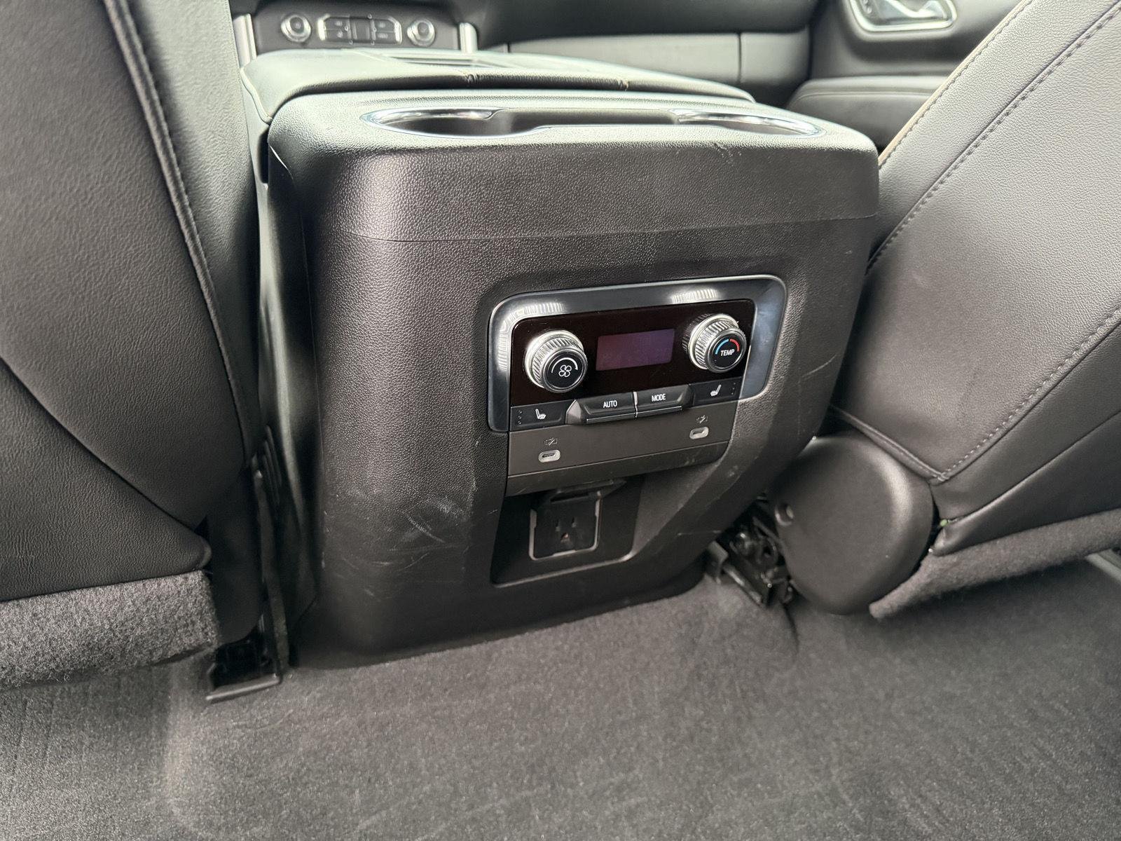 Used 2022 Onyx Black GMC SLT image 9