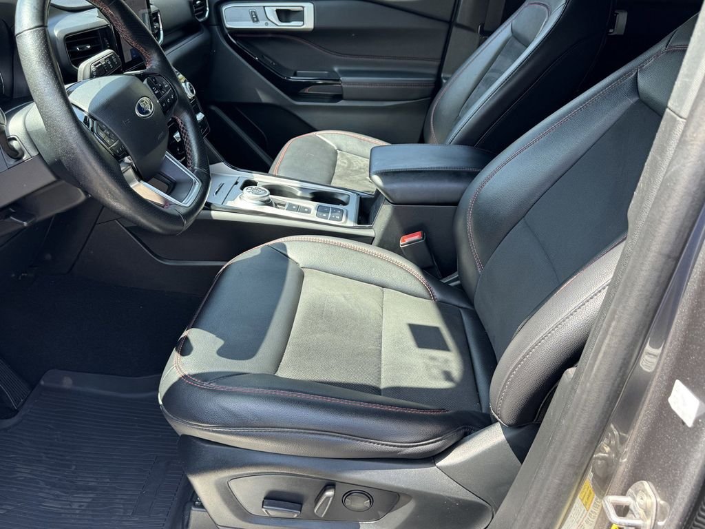 Used 2023 Gray Metallic Ford ST-Line image 17