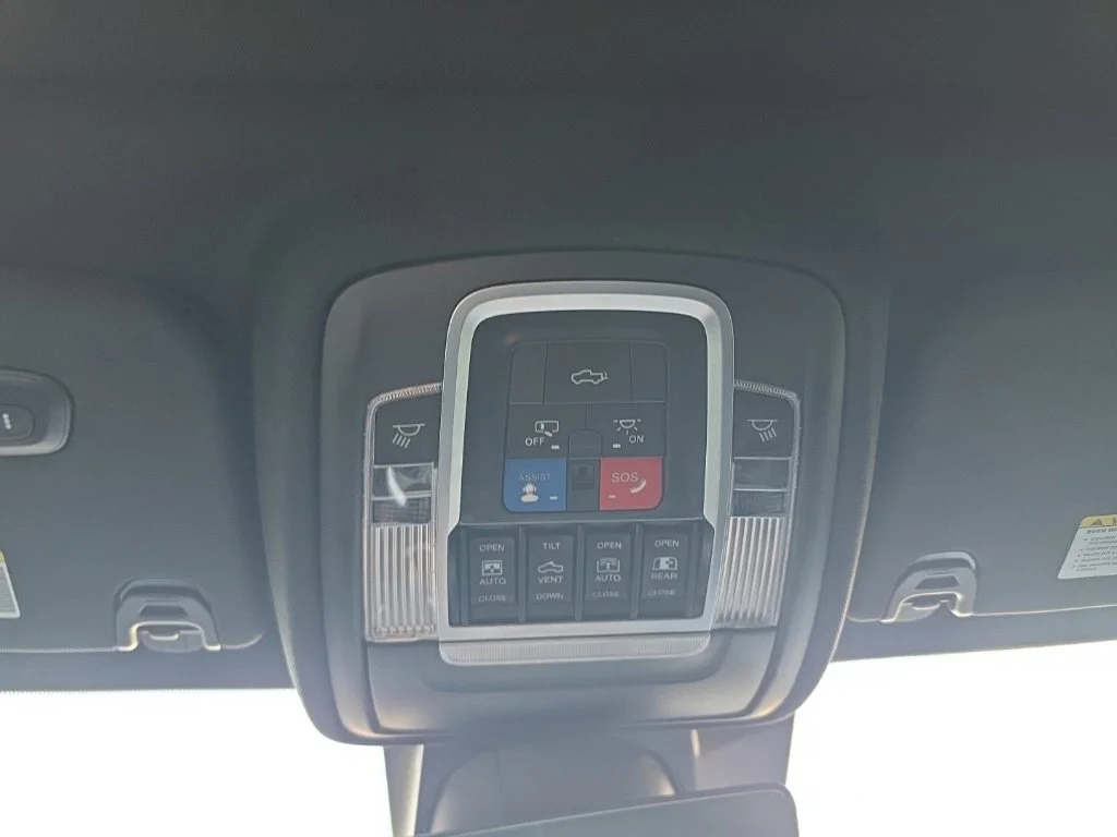Used 2022 Diamond Black Ram Laramie image 21