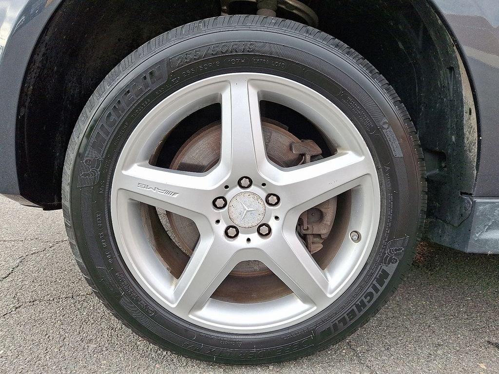 Used 2011 Steel Gray Metallic Mercedes-Benz ML 550 image 8