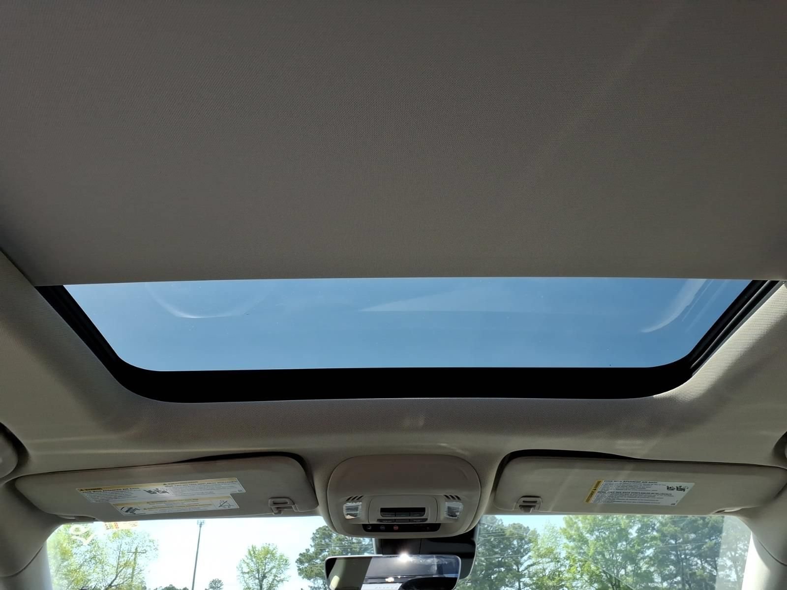 Used 2023 MOONSTONE GRAY METALLIC Buick Essence image 15