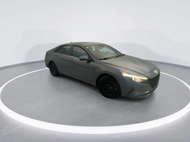Used 2022 Gray Hyundai SEL image 8