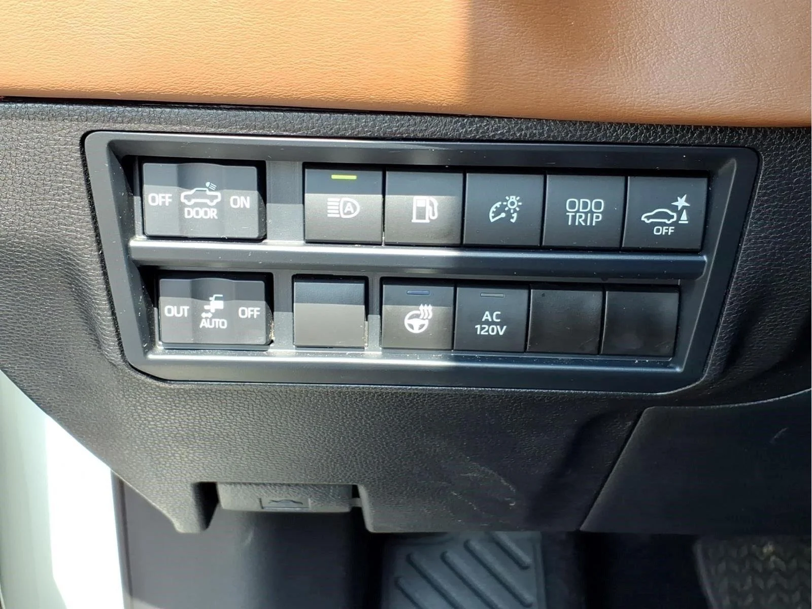 Used 2024 Wind Chill Pearl Toyota 1794 Edition HV image 18