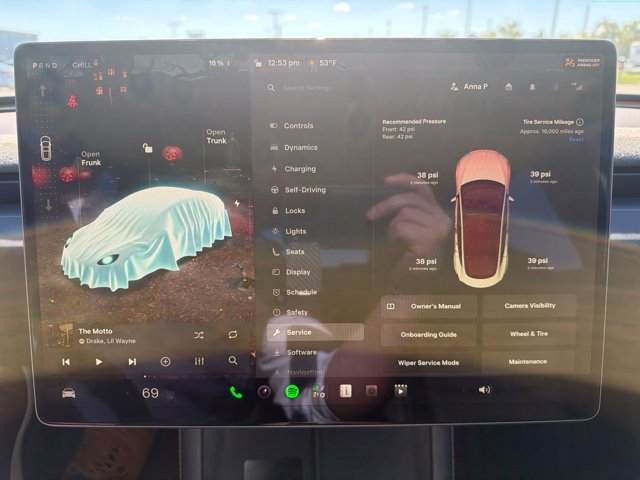 Used 2025  Tesla Long Range image 11