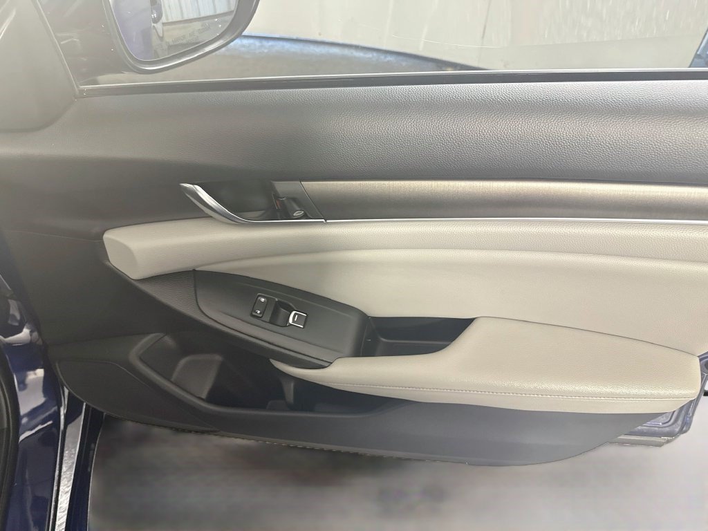 Used 2019 Still Night Pearl Honda LX 1.5T image 27