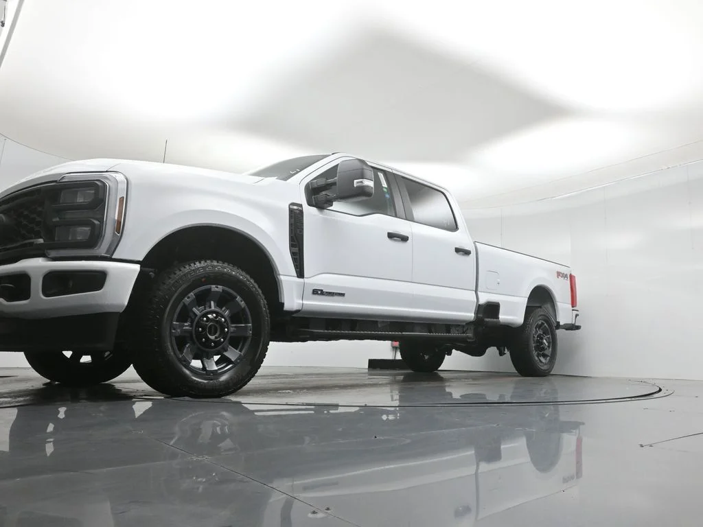 New 2026 Oxford White Ford XL image 38