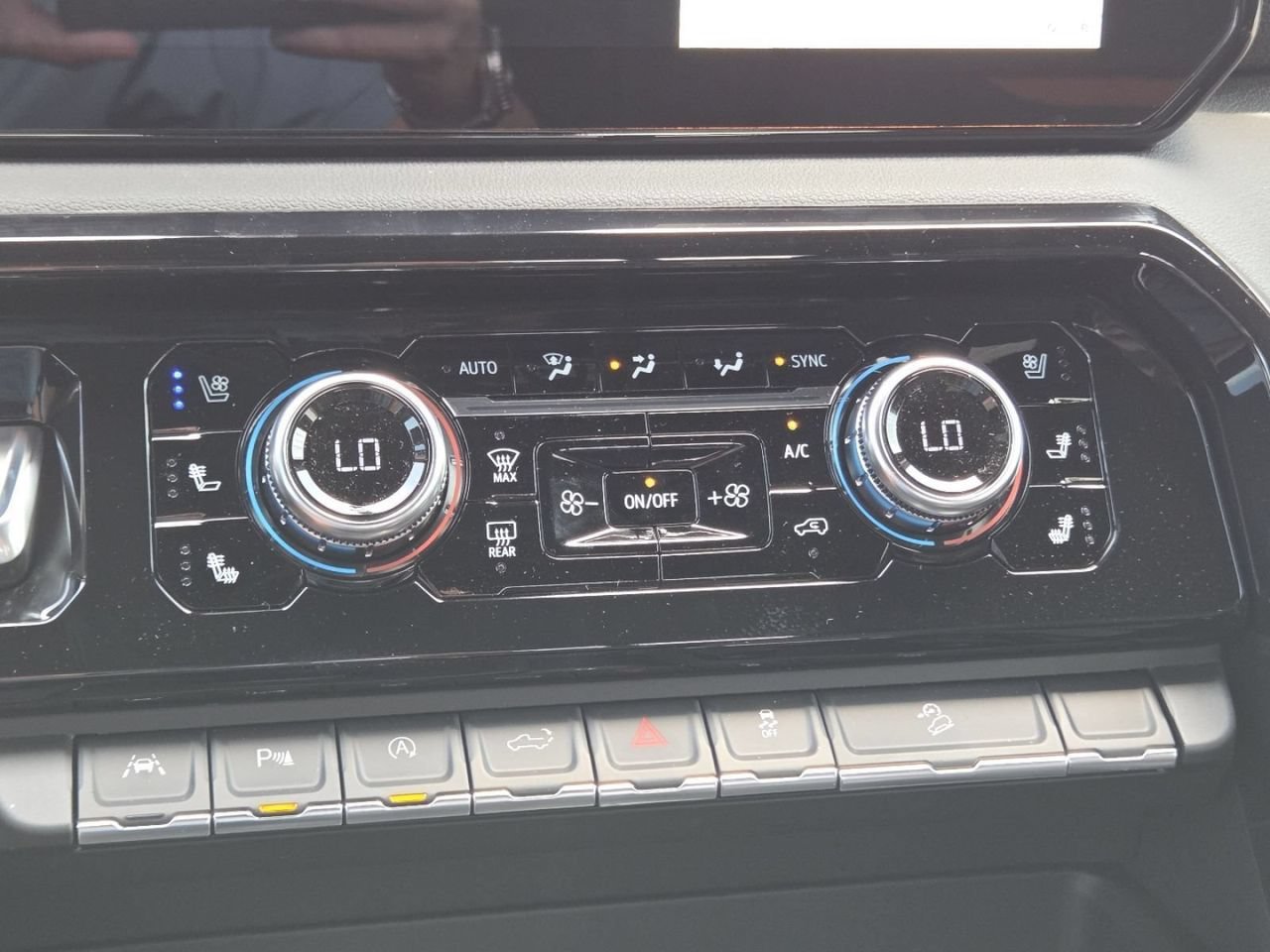 2026 GMC Sierra 1500 AT4 - Photo 35