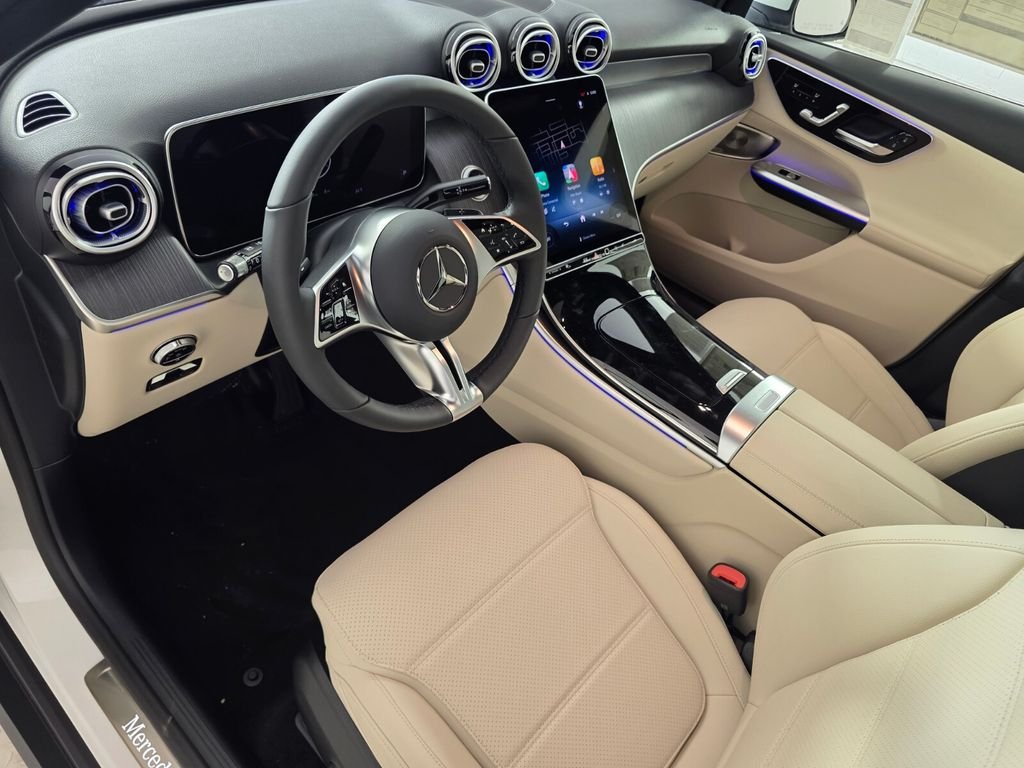 New 2027 Polar White Mercedes-Benz GLC 300 image 7