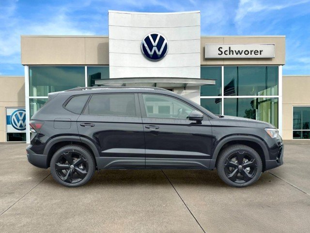 New 2026 Deep Black Pearl Volkswagen SE Black 4Motion image 5