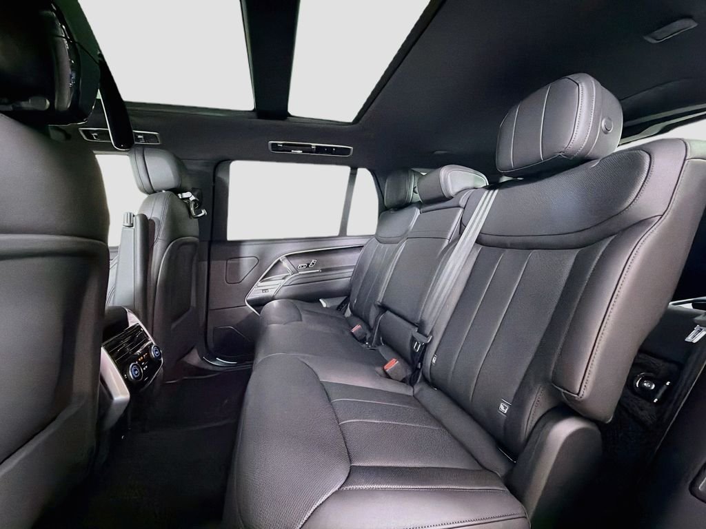 New 2026 Carpathian Grey Land Rover SE 7 Seats image 26