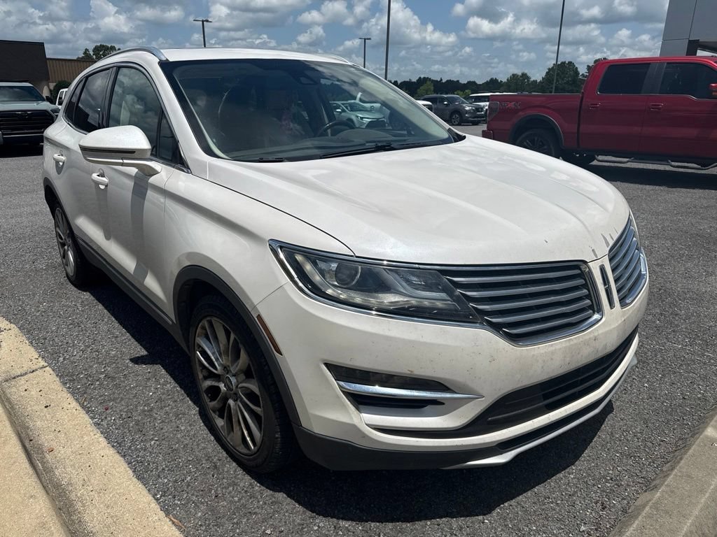 Used 2017  Lincoln Reserve image 10