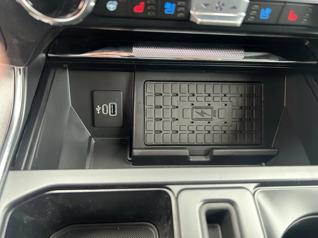New 2026 Agate Black Metallic Ford Platinum® image 24