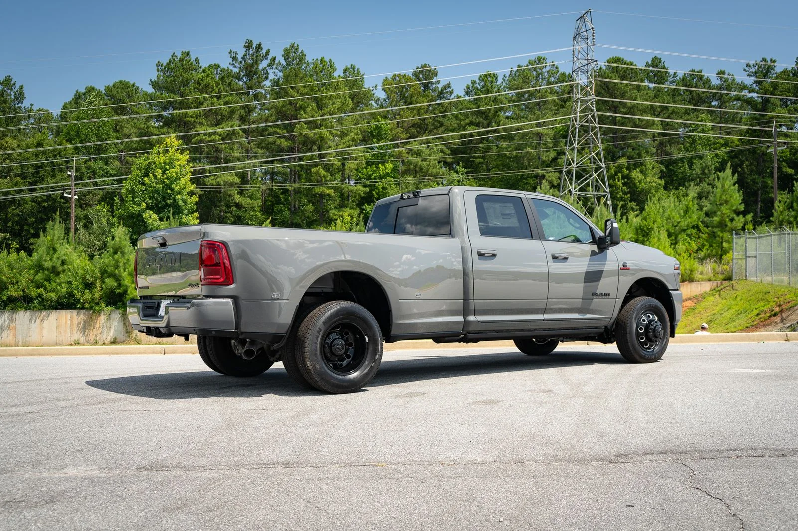 New 2026 Ceramic Gray Clear-Coat Exterior Paint RAM Laramie image 17