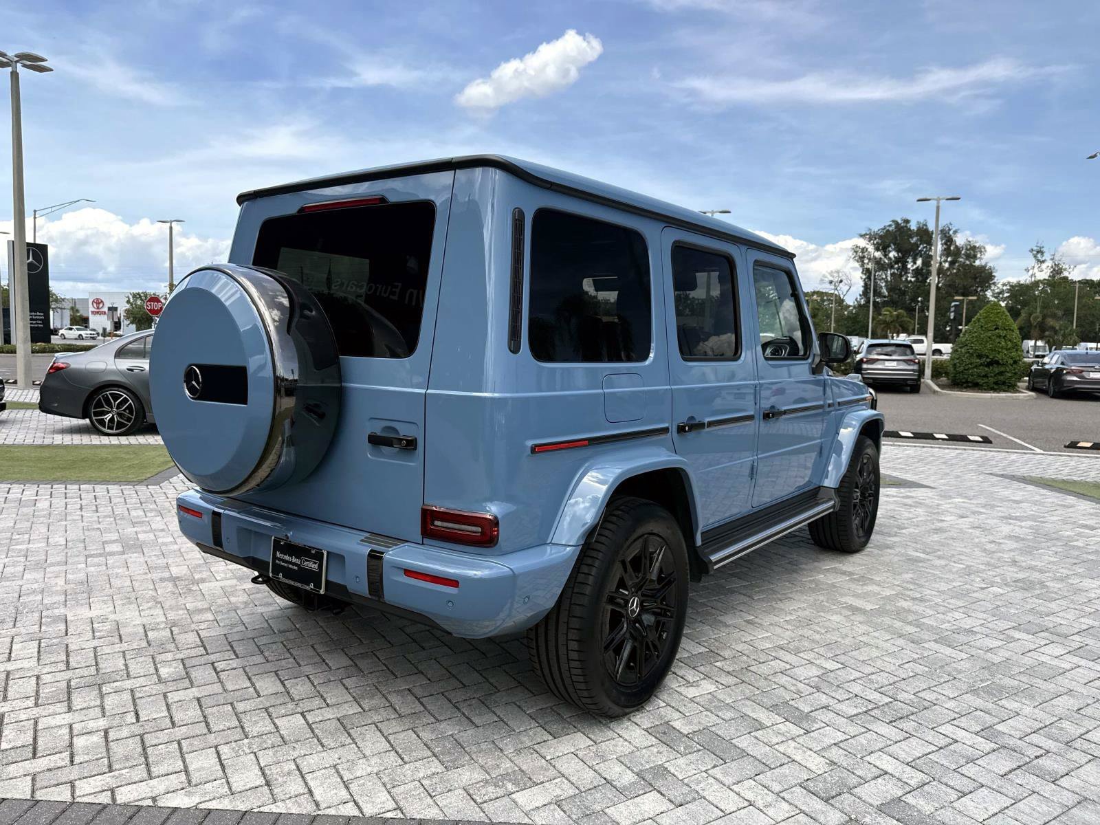 Certified Used 2026 MANUFAKTUR Signature China Blue Mercedes-Benz G 550 image 5