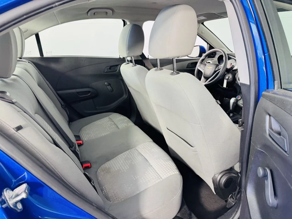 Used 2018 Blue Chevrolet LS image 23
