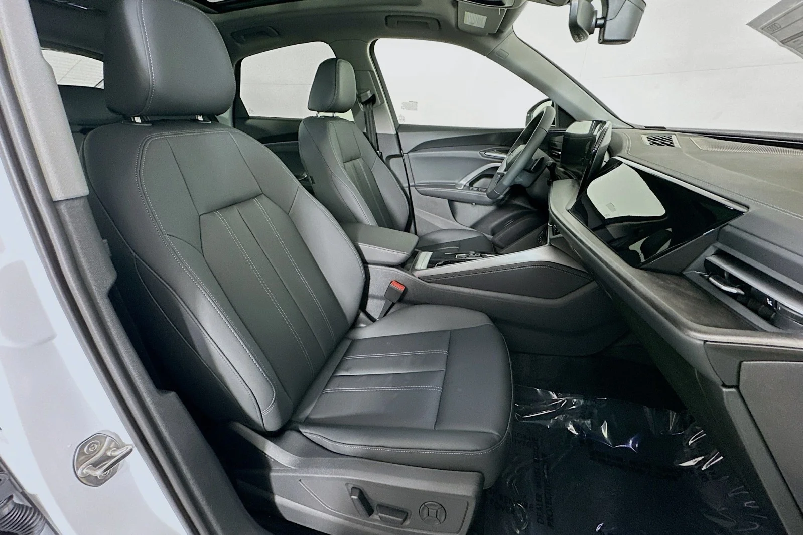 New 2026 Arkona White Audi Premium image 8