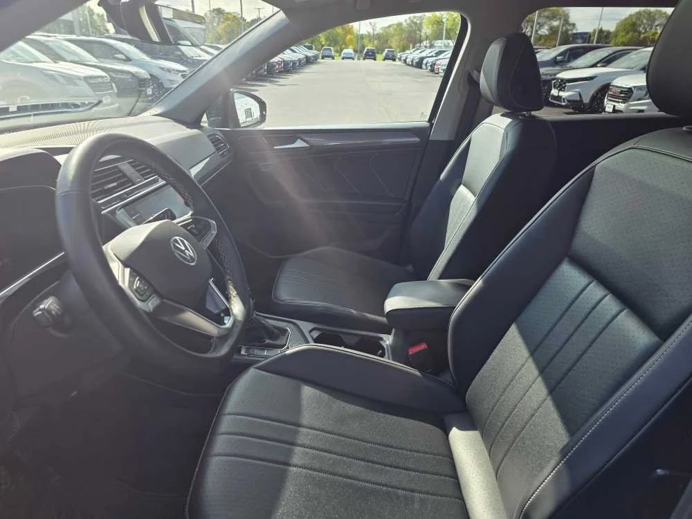 Certified Used 2022 Black Volkswagen SE image 3