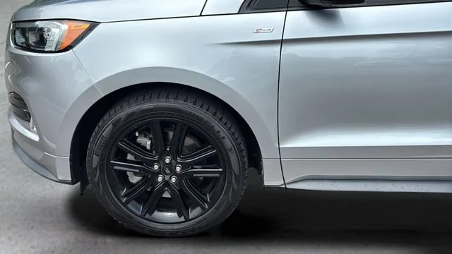 Used 2023 Silver Ford ST-Line image 35