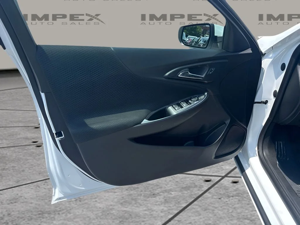 Used 2024 White Chevrolet LT image 15