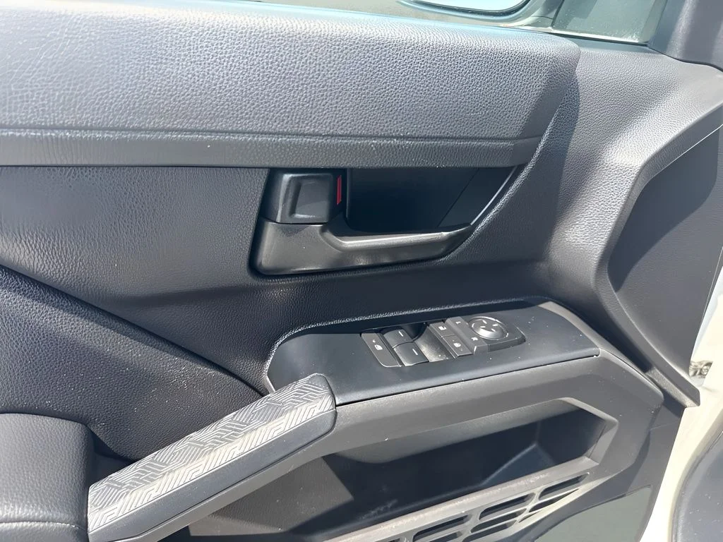 Used 2025 White Toyota SR image 19