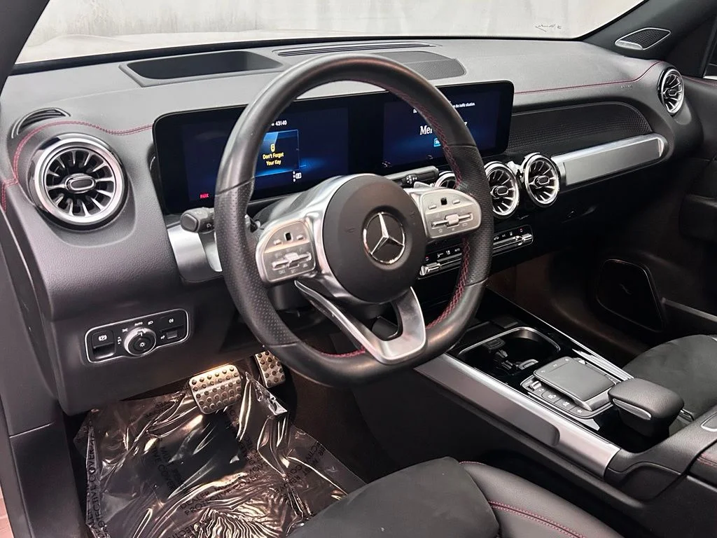 Used 2023 Gold Mercedes-Benz 300 image 11