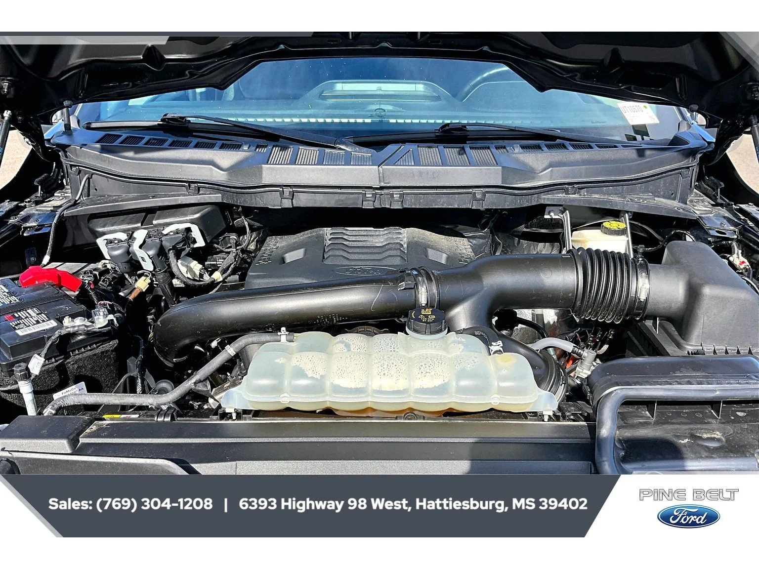 Used 2022 Antimatter Blue Metallic Ford LARIAT image 8