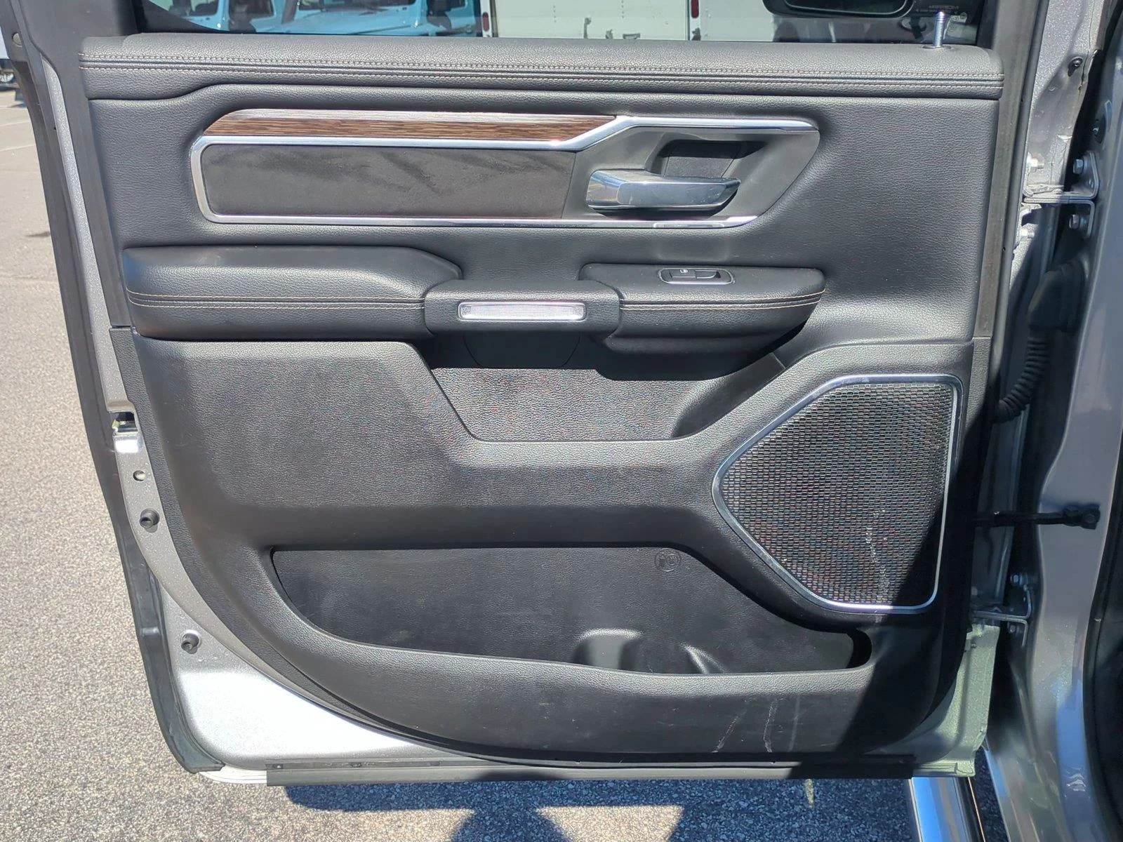 Used 2019 Billet Silver Metallic Clearcoat Ram Laramie image 31