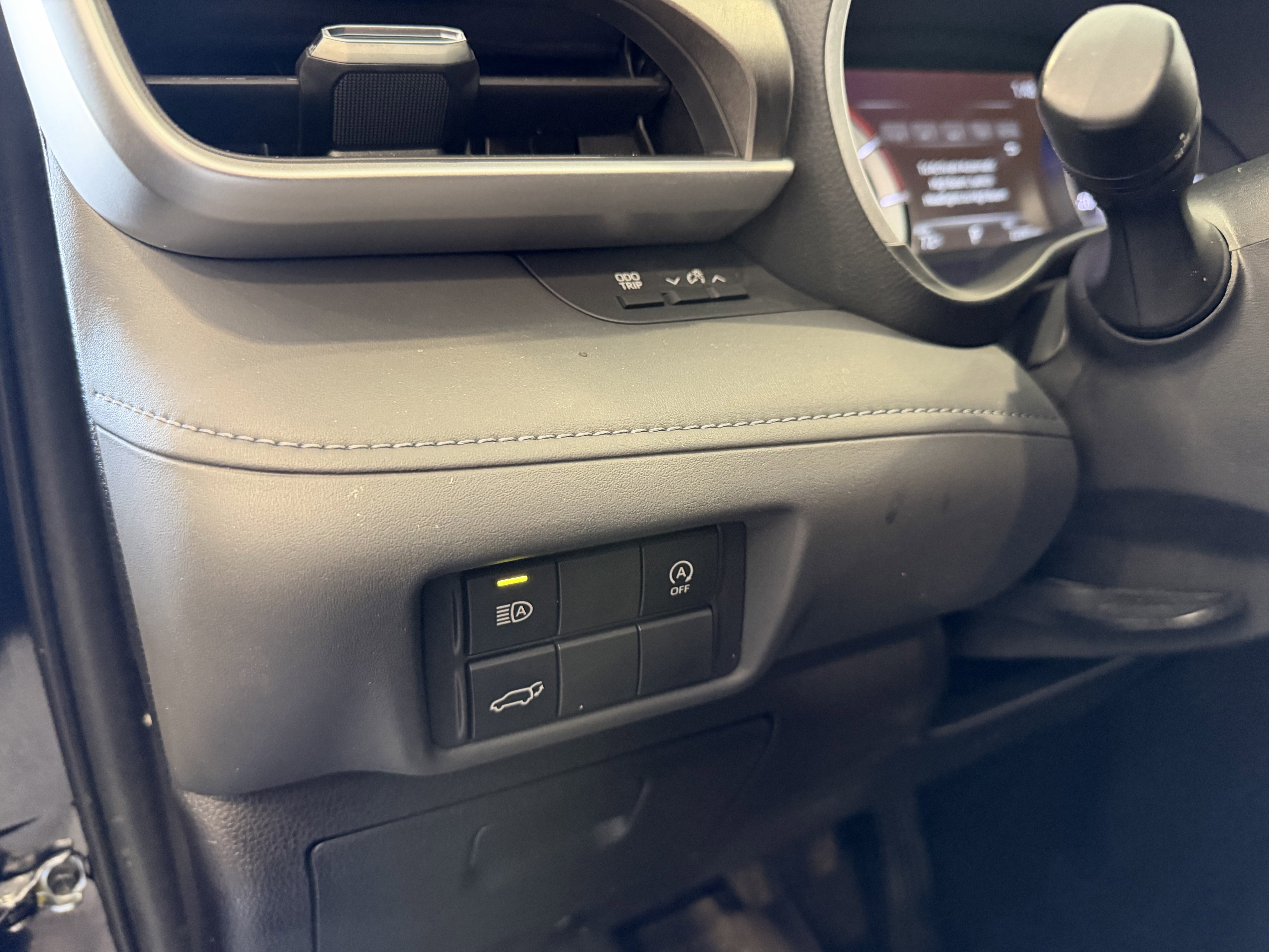 2023 Toyota Highlander XLE - Photo 25
