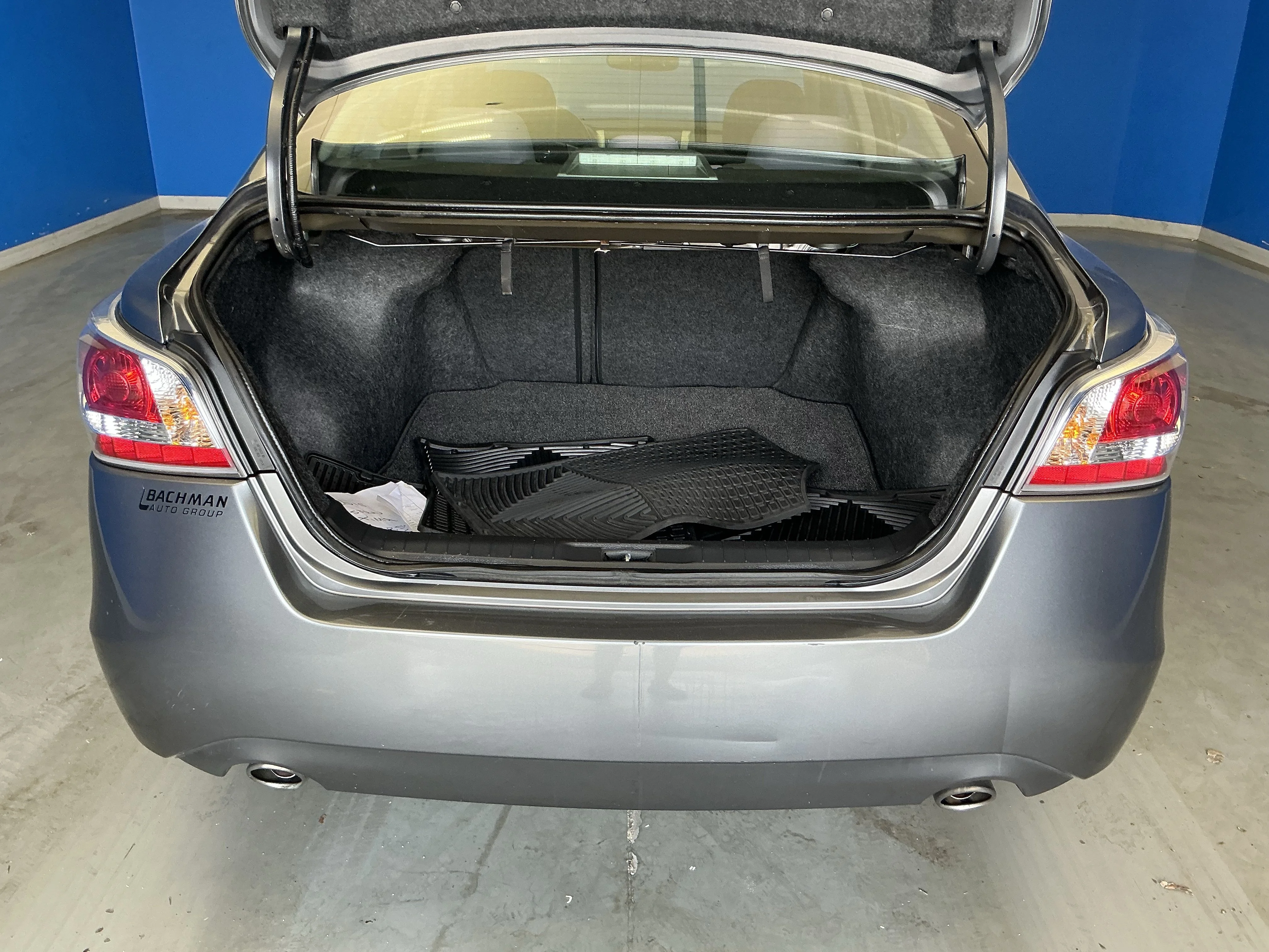 Used 2015 Gun Metallic Nissan 2.5 SV image 26