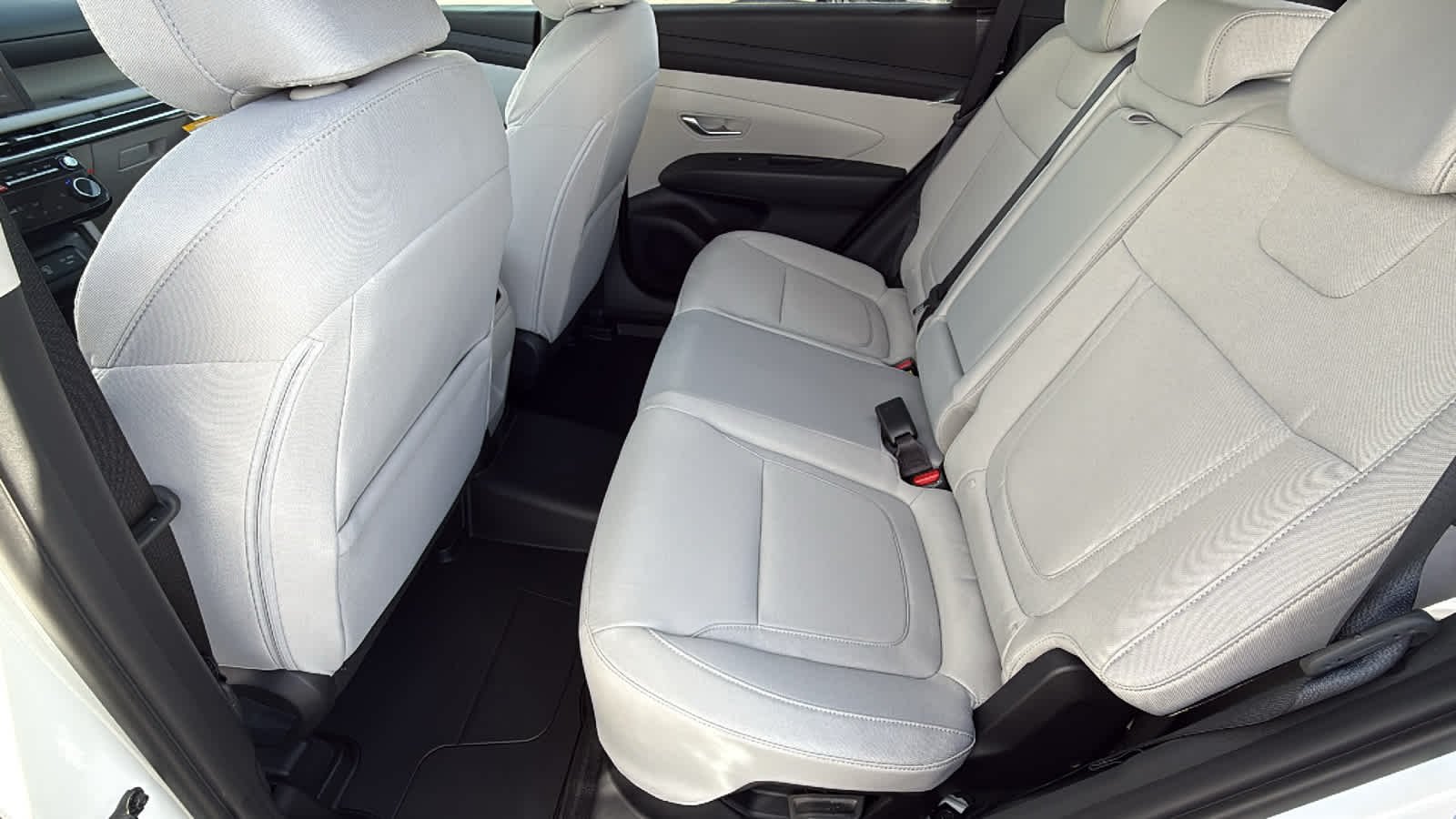 New 2026 Creamy White Pearl Hyundai SEL AWD image 24