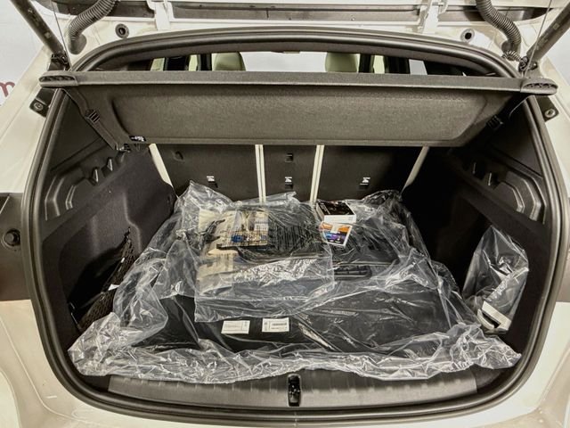 New 2026 White Metallic BMW xDrive28i image 26